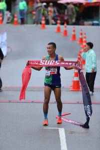 BIB: 6201
                            <button type="button" onclick="openModal(5716736)" class="btn btn-primary btn-sm float-right btn-popup" data-toggle="modal" data-target=".modal-high-quality">
                        <i class="fas fa-shopping-cart"></i> Add to Cart
                    </button>
                                            <button type="button" onclick="isThisMe(5716736, true)" class="btn btn-success btn-sm float-right btn-popup btn-isme hidden" data-toggle="tooltip" data-placement="bottom" title="นี่คือรูปของคุณใช่ไหม คลิกที่นี่เพื่อเอาเข้าอัลบั้ม">
                        <i class="fas fa-plus"></i> Add to album
                    </button>
                    <button type="button" onclick="isThisMe(5716736, false)" class="btn btn-warning btn-sm float-right btn-popup btn-isnotme hidden">
                        <i class="fas fa-ban"></i> Remove from album
                    </button>